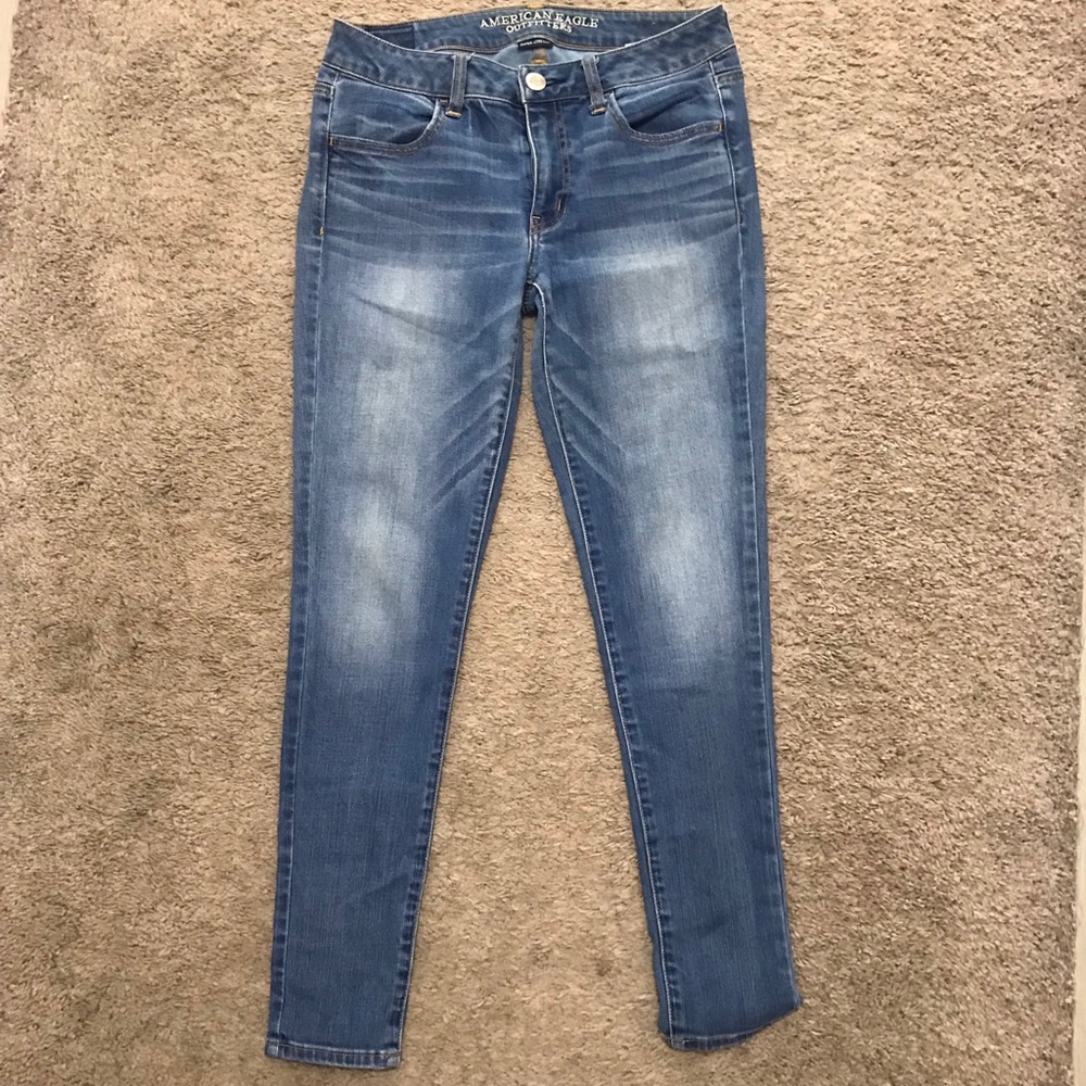 American Eagle light/medium wash full length jeans